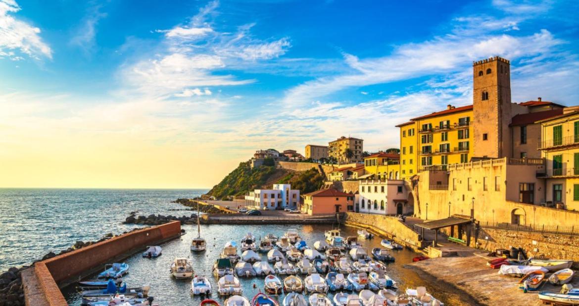 Luxury Apartment Centro Storico Piombino Exterior foto